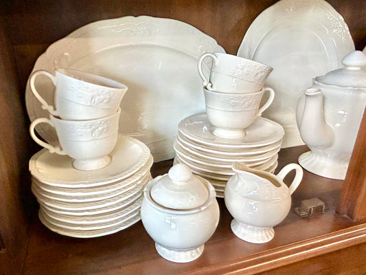 151-Piece Italian China Set, Divina By Wald Creamware; Dishes, Bowls, Teapot, more, with Beautiful Embossed Rim