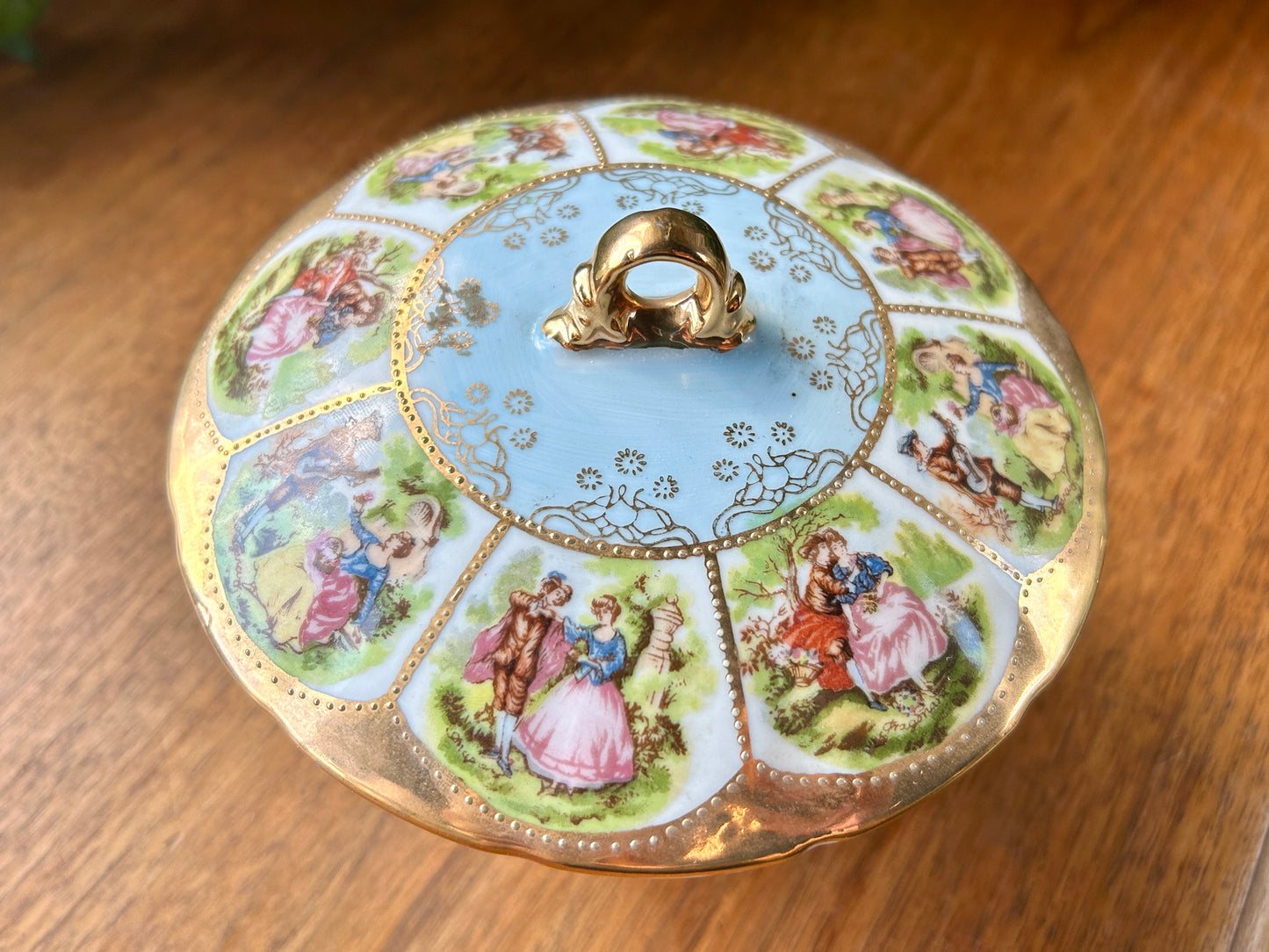 Vintage 1950s Royal Vienna Hand Painted Covered Dish "Courting Couples" Gilt 6"