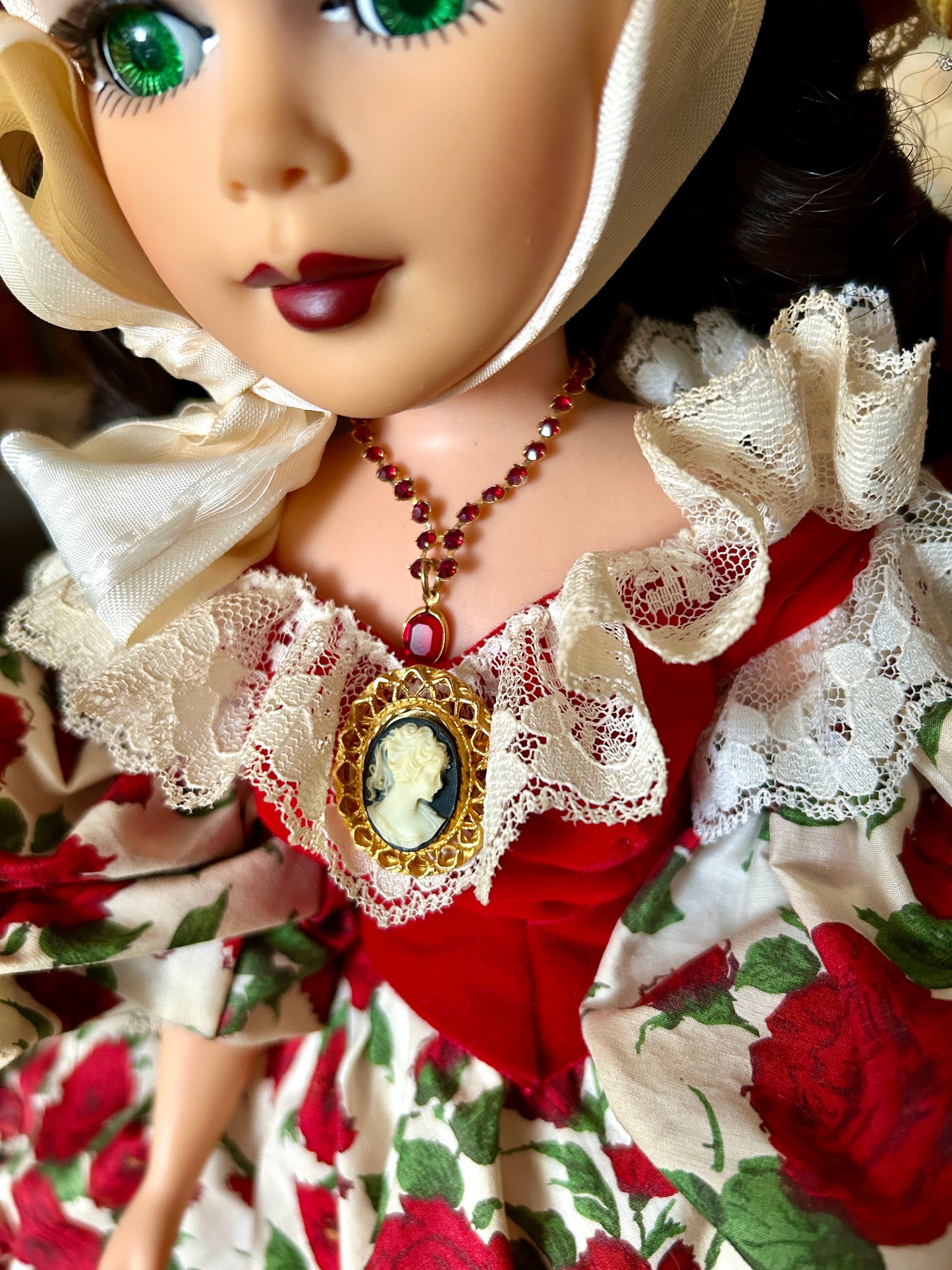 Madame Alexander Doll, Limited Edition Scarlett O'Hara "Gone with the Wind" Rose Picnic Dress, 21", 15070