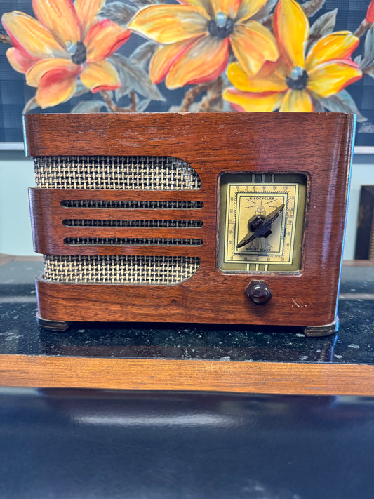 Vintage Kilocycles Short Wave Radio